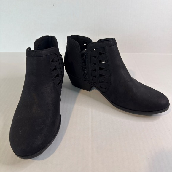 Soda Black Laser Cut  Ankle Boots Faux Suede Low Block Heel Booties Size 8 NEW - Picture 2 of 6